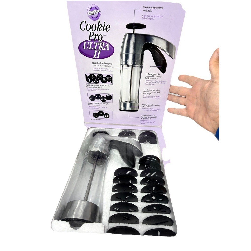 2010 Wilton Cookie Pro Ultra II Soft-Grip Trigger Cookie Press Complete Set